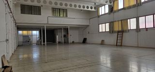 Rent Industrial building in El Toscar. Amplia nave industrial en alquiler en elche  carrús