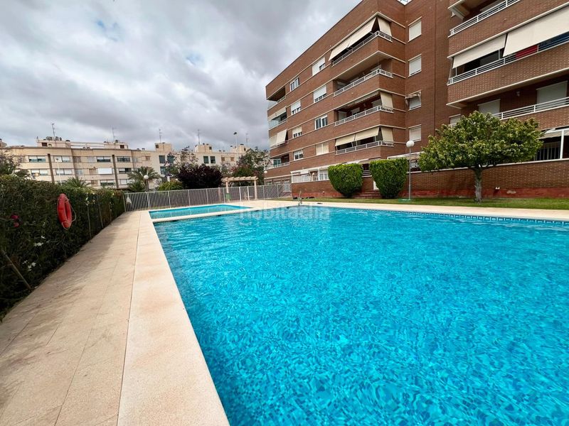 Foto 7284f066-e53b-46b6-9243-1ef2e4b8636e. Casa amb aparcament piscina a Ciutat Esportiva Elche / Elx