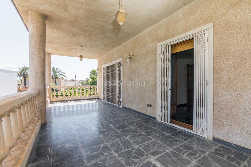 Foto 4e5e056a-3c22-4884-93f3-d3397510cacb. Xalet amb aparcament piscina a Ciutat Jardí - Torreta Verdí Elche / Elx