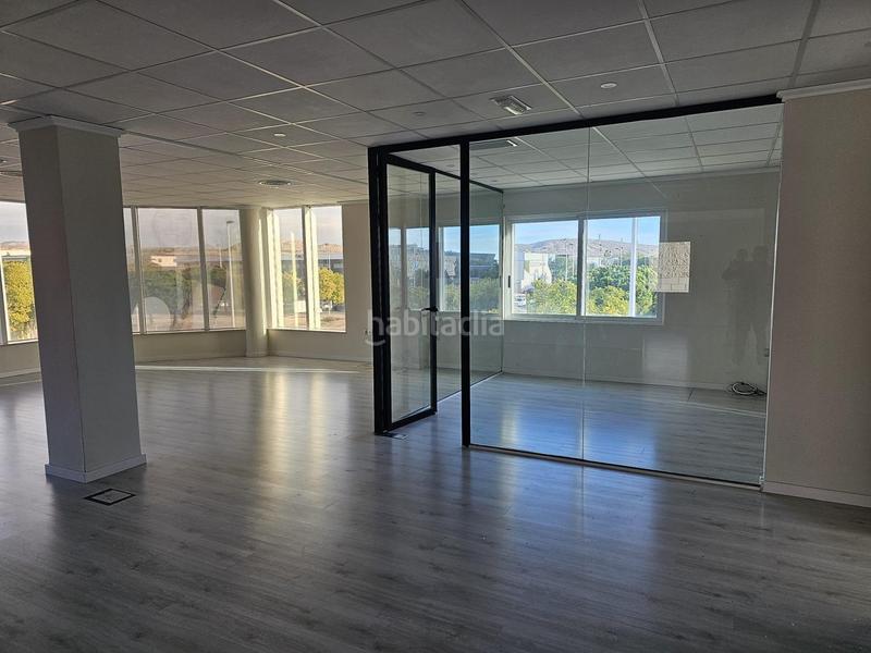 Foto 8647a51a-9f4c-42b7-8bf0-5f5ad5e441c3. Rent office space in Torrellano Elche / Elx