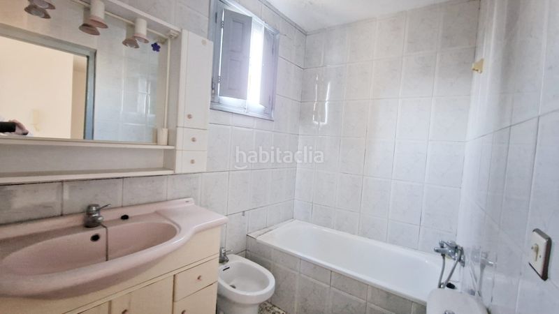 Foto d6fb16d5-b3f3-4d5e-8e5e-25b4e8c5406e. Casa adossada a Alloza