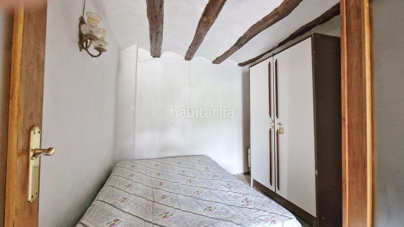 Foto 48a49acd-57c2-47e4-a9c4-2ae6fb9a7e84. Casa aparellada a Camporrélls