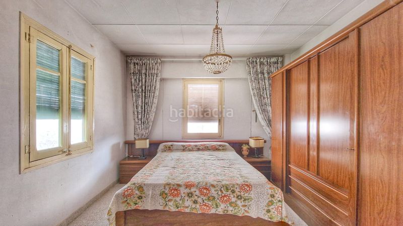 Foto f8aa86c6-1f71-4097-92f3-43148d7d87f0. Casa aparellada a Camporrélls