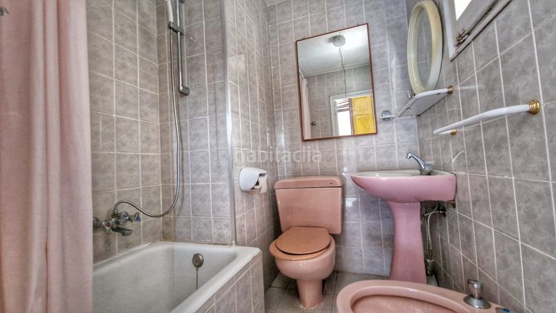 Foto fb11df75-1b39-4b65-a571-f7f3f02a6b7c. Casa aparellada a Camporrélls