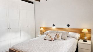Casa adosada  Calle carralcañiz. ¿buscas una casa con espacio, encanto y muchas posibilidades?