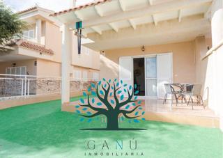 Duplex in Calle de isla de lanzarote 50. Amplio dúplex en playa grande