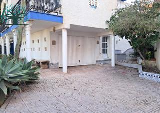 Chalet in Pescadores. Chalet único en el puerto deportivo