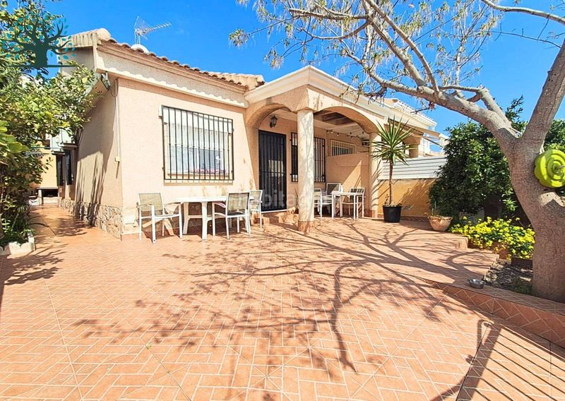 Foto c909108b-c82f-4fa0-994c-075d0ce74f29. Casa amb aparcament a El Alamillo Mazarrón