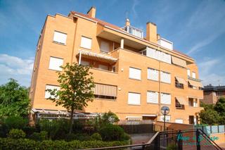 Pis a Calle luigi boccherini 8. Piso en venta en boadilla del monte