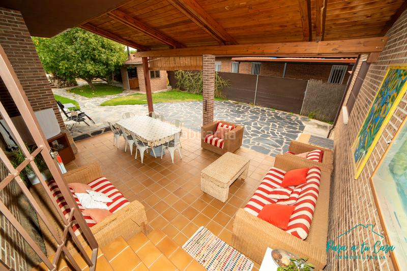 Foto 1f009567-01b7-4860-856c-8a7bad7b6f56. Chalet precioso chalet unifamiliar en venta en el casar – urbanización los arenales en Casar (El)