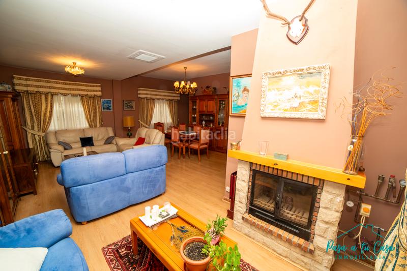 Foto 27b6c9a8-5288-4823-81a4-e3208f3913c9. Chalet precioso chalet unifamiliar en venta en el casar – urbanización los arenales en Casar (El)