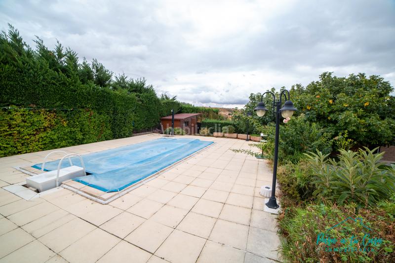 Foto a45f75b0-d5c9-4474-a0a7-68367091235a. Chalet precioso chalet unifamiliar en venta en el casar – urbanización los arenales en Casar (El)