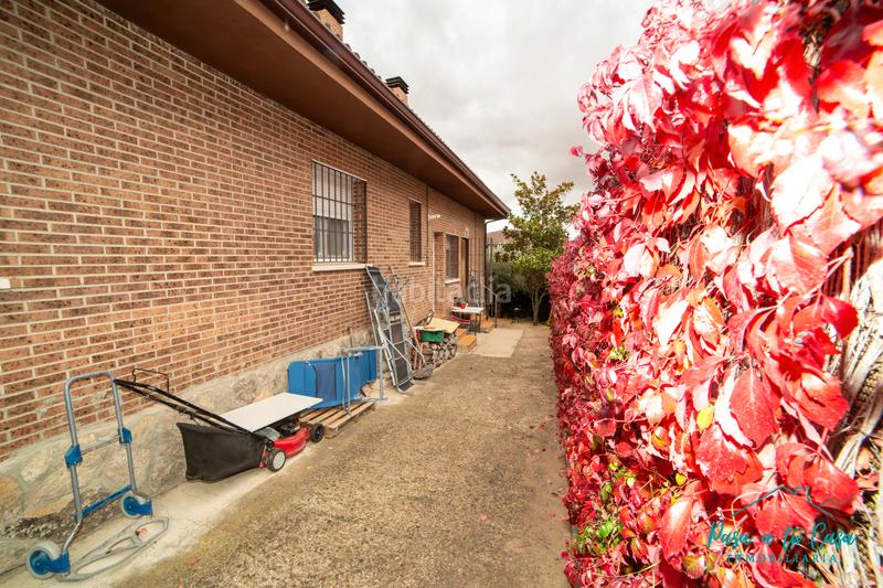 Foto fc7518fd-5143-4b77-93c4-18ed9d4ea1e2. Chalet precioso chalet unifamiliar en venta en el casar – urbanización los arenales en Casar (El)