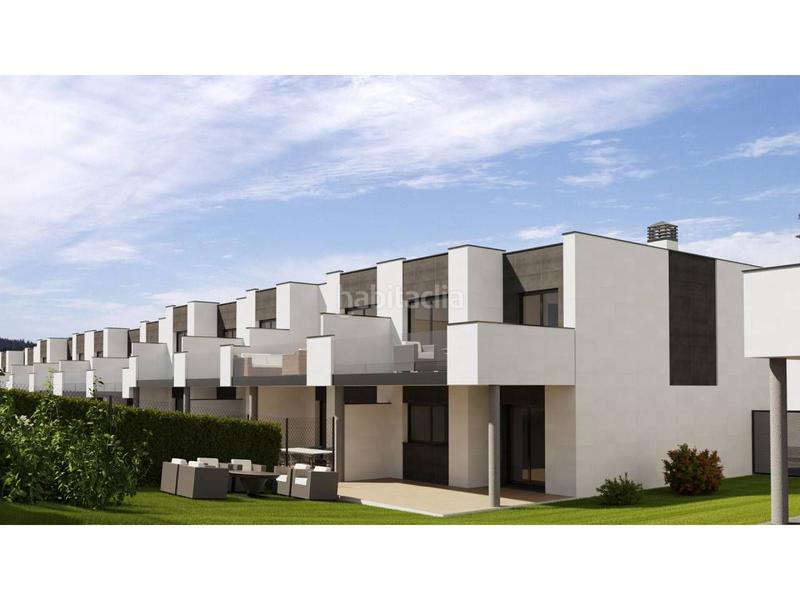 Foto 33ed1198-1954-4f75-a8da-03d50bca7e5f. Casa adosada en avenida de los arenales 110 chalet adosado en venta en el casar en Casar (El)