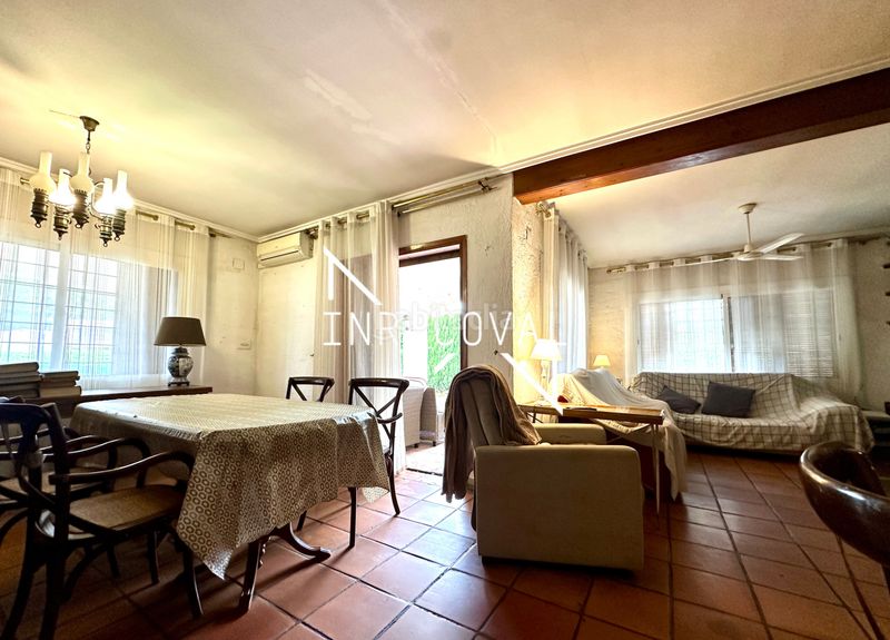 Foto a177bd5b-7902-4b2e-b723-382d82948f5d. Casa amb calefacció aparcament piscina a La Cañada Paterna