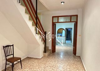 Casa aparellada  Carrer de cantarrana. Casa de pueblo en venta en el centro de sueca