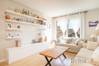Flat  Carrer panta, del. Pis al centre de terrassa amb dues places daparcament i traster