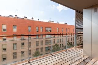 Rent Flat  Nova. Pis a la plaça nova, en lloguer.