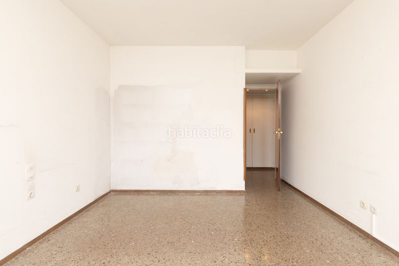 Foto f5aa4874-9164-4414-8dbd-f36030bc0df4. Pis amb calefacció aparcament a Barri del Centre Terrassa