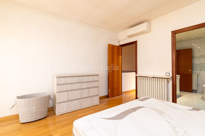 Foto 203d0136-e05b-45fb-977c-82150527e1d9. Casa amb calefacció aparcament a Barri del Centre Terrassa
