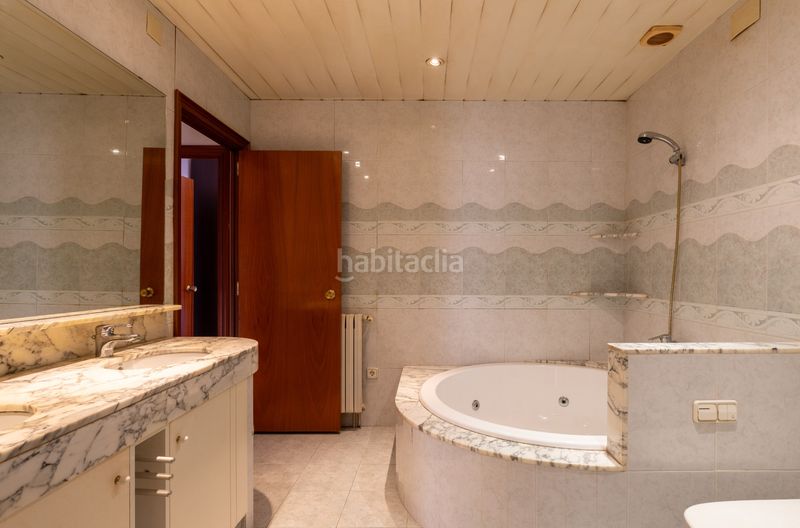 Foto 765a1611-5856-4e9f-8b02-6aabe6a95ead. Casa amb calefacció aparcament a Barri del Centre Terrassa