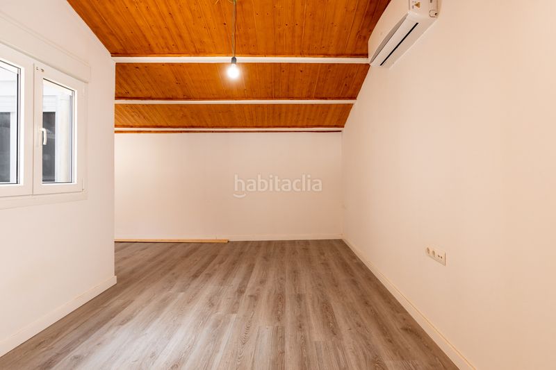 Foto f2b6bf27-edad-486c-8f33-178fca3b2662. Dúplex a Barri del Centre Terrassa