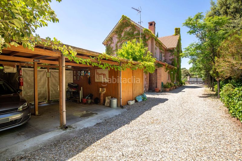 Foto a104d8cc-e867-4605-89bb-a9103bfad350. Casa amb piscina a Matadepera