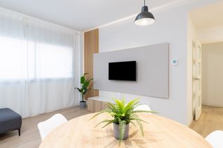 Flat  Marconi. Piso en venta en terrassa con 2 habitaciones, reformado a estren