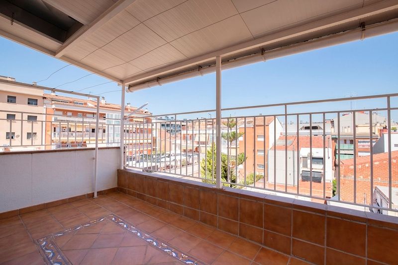Foto b5650771-bcb1-4b15-aa00-1c42f0c7b20e. Dúplex amb calefacció a Zona Esportiva Terrassa