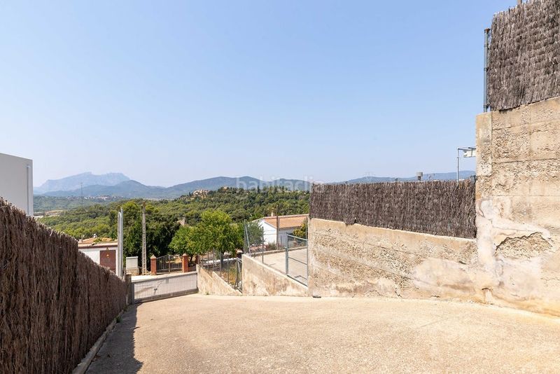 Foto a5788b6b-bea3-4180-8818-2726d8b11ad5. Casa amb calefacció aparcament piscina a Can Palet de Vista Alegre Terrassa