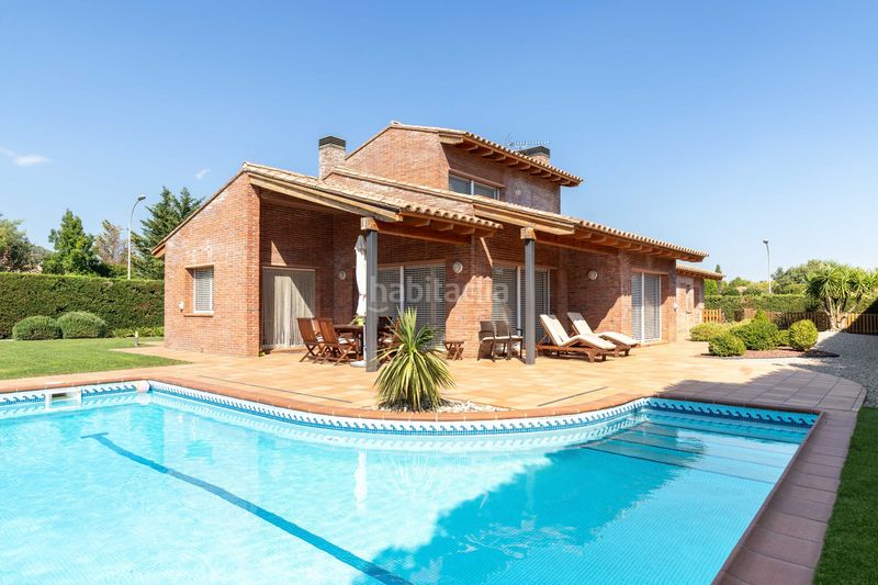 Foto a737c34e-fa4a-45bf-9526-921eff43e6c8. Casa amb calefacció aparcament piscina a Matadepera
