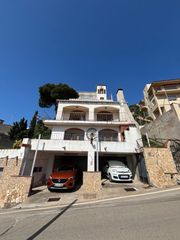 Chalet  Carrer mediterrània 17. Mag055