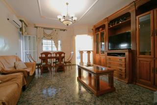 Pis a Calle de málaga 56. Espacioso piso con gran patio en campohermoso