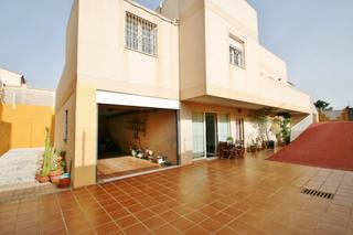 Xalet  Camino jazmn. Chalet individual en retamar con dos viviendas independientes. u