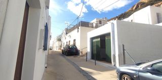 Casa a Calle san anton (vl) 46. Casa para reformar con gran cochera en la villa de nijar