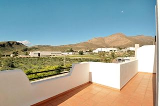 Towny house in Calle islas baleares (vl) 32. Gran chalet en nijar villa