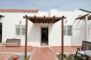 Chalet in Retamar. Chalet en retamar. 3d, 2b, garaje, piscina comunitaria