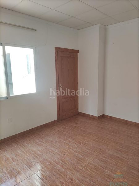 Foto ddb0ee11-36b8-4248-a625-ba27a4caa843. Local comercial a Totana