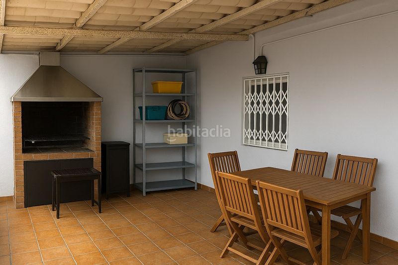 Foto 4a6432c4-4783-498b-813c-7ed0b3cd1cb5. Àtic a Sant Crist Badalona