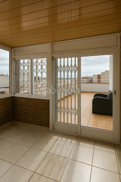 Foto 6dd84c17-0ec7-4281-a4e6-e5648a6431b9. Àtic a Sant Crist Badalona