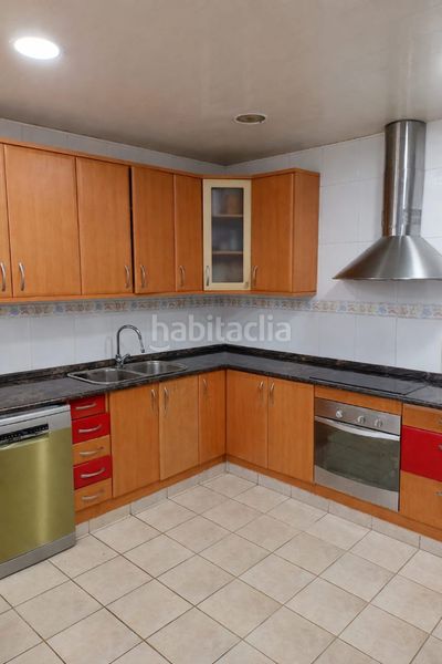 Foto 973a3251-ddbc-429a-b1b1-db2479f3950f. Àtic a Sant Crist Badalona