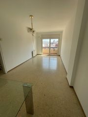 Etagenwohnung  Plaça de pep ventura. 4 habitaciones con balcón y ascensor