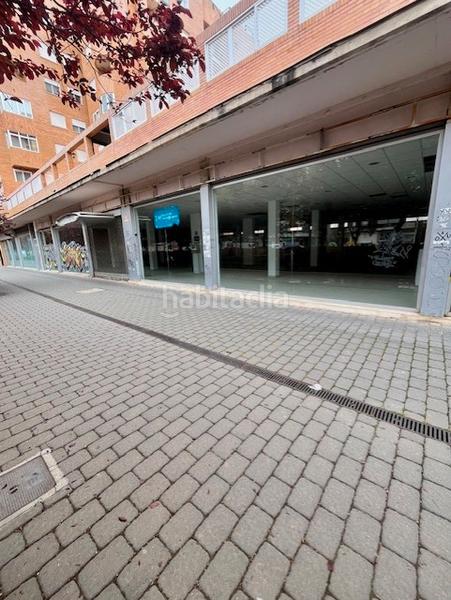 Foto 68b9ddd7-b55e-4d13-b88c-0fad5b0a8818. Alquiler local comercial en paseo circunvalación 80 local muy nuevo, para habitarllo en Albacete