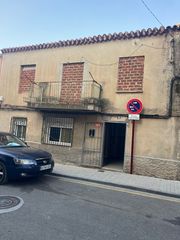 Piso en Calle de la hermana maria 8. Vendo 4 piso�s y local