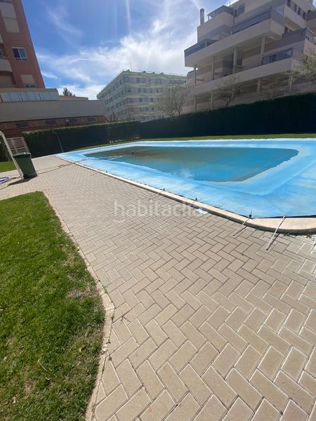 Foto a52aa88e-00fb-42b4-8e46-5dfea7ce8616. Àtic amb xemeneia calefacció aparcament piscina a Albacete