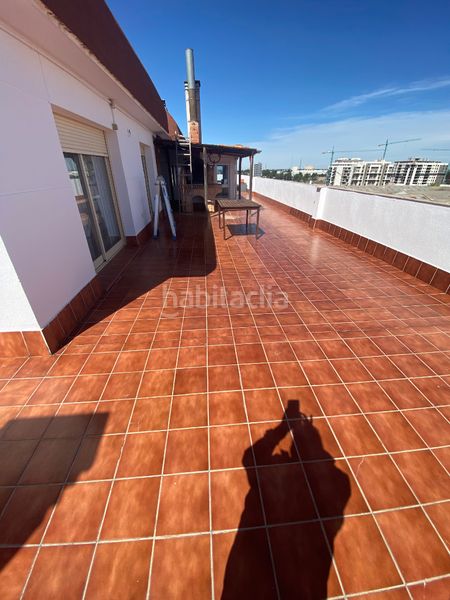 Foto b5100b22-5ac4-4274-a806-e114413ee3d7. Àtic amb xemeneia calefacció aparcament piscina a Albacete