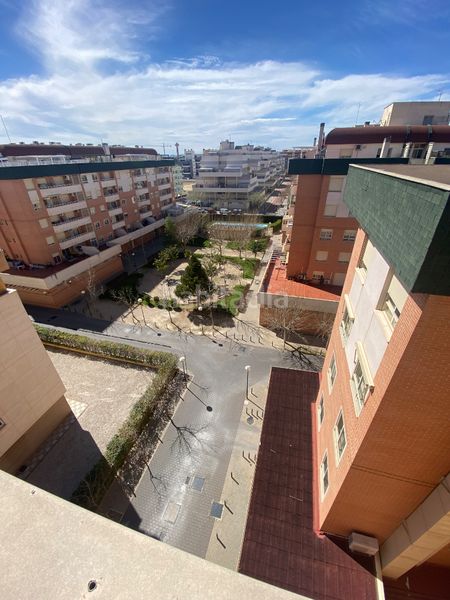 Foto de5a0a3b-30aa-41b9-9124-d52dae128ea0. Àtic amb xemeneia calefacció aparcament piscina a Albacete