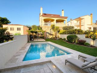 Doppelhaus  Palmeres de les. Espectacular pareado en la pobla de montorn�s con vistas y ampli