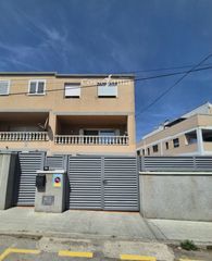 Casa adosada  Llevadora maria vives. Adosada