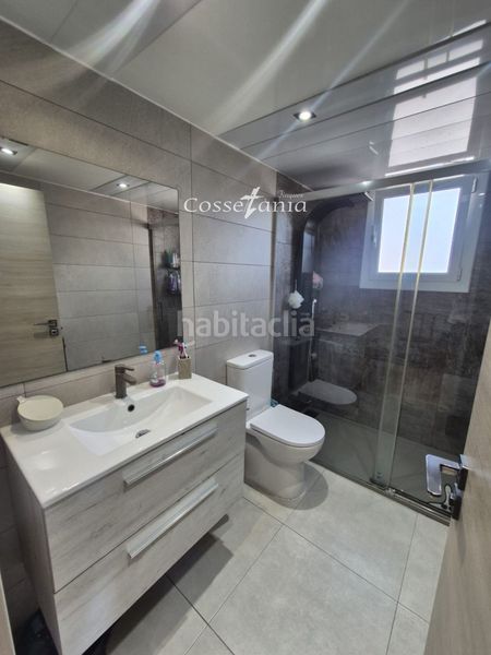 Foto ce2147a9-f5f5-4e50-814c-3fed13298e7f. Casa adossada a Calafell poble Calafell